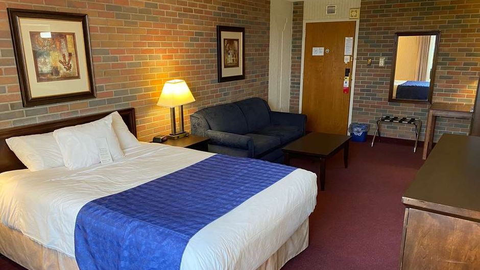 Ramada Lethbridge Room