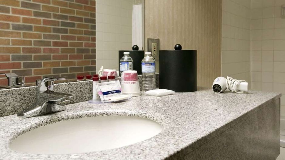 Ramada Lethbridge Room