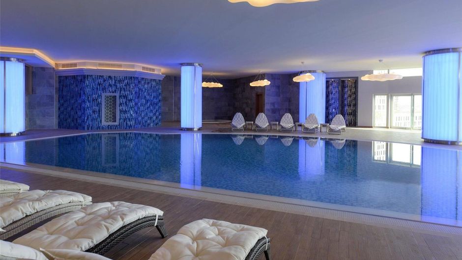 Wyndham Grand Istanbul Europe Pool