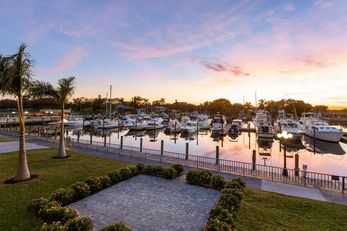 Ramada by Wyndham Sarasota Waterfront