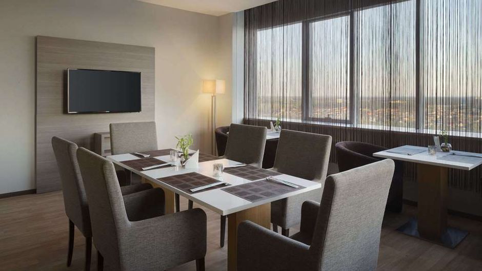 Ramada Encore Kyiv Restaurant