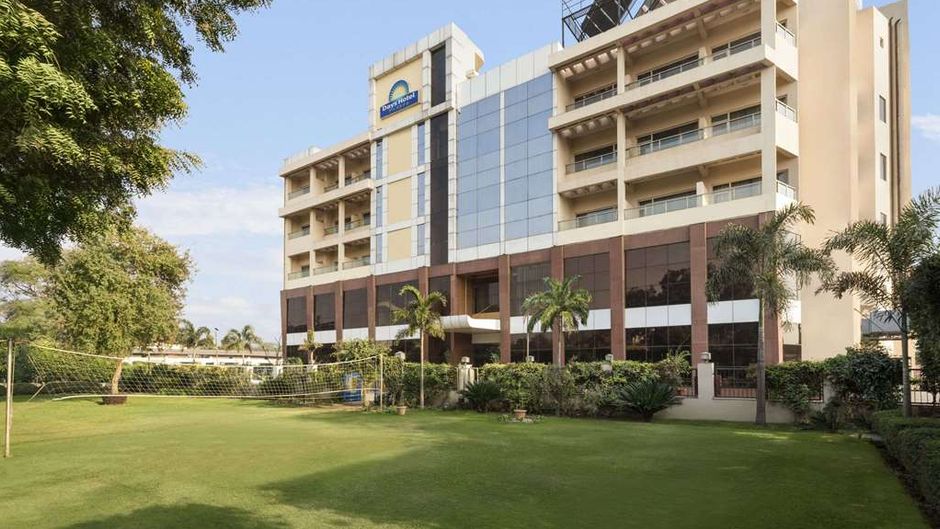 Days Hotel Neemrana Jaipur Highway Exterior