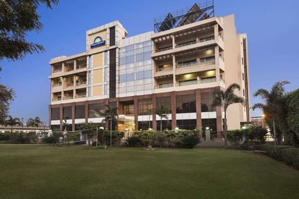 Days Hotel Neemrana Jaipur Highway