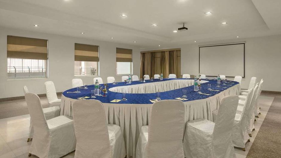 Days Hotel Neemrana Jaipur Highway Meeting