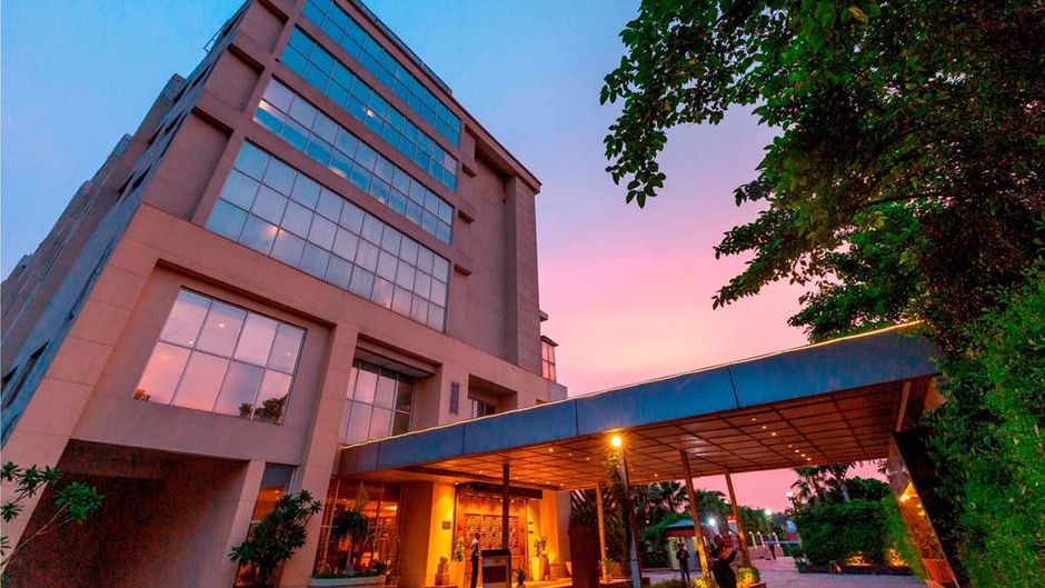 Ramada by Wyndham Neemrana Exterior