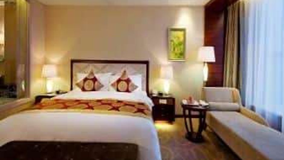 Howard Johnson Parkview Plaza Erdos Suite