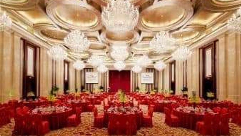 Howard Johnson Parkview Plaza Erdos Ballroom