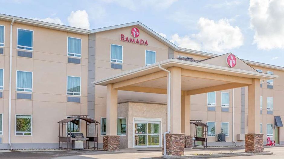 Ramada Carlyle Exterior