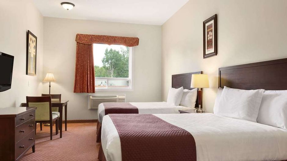 Days Inn Chetwynd Room