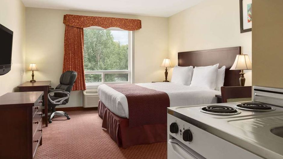 Days Inn Chetwynd Room