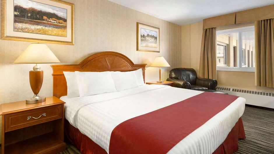 Travelodge North Battleford Room