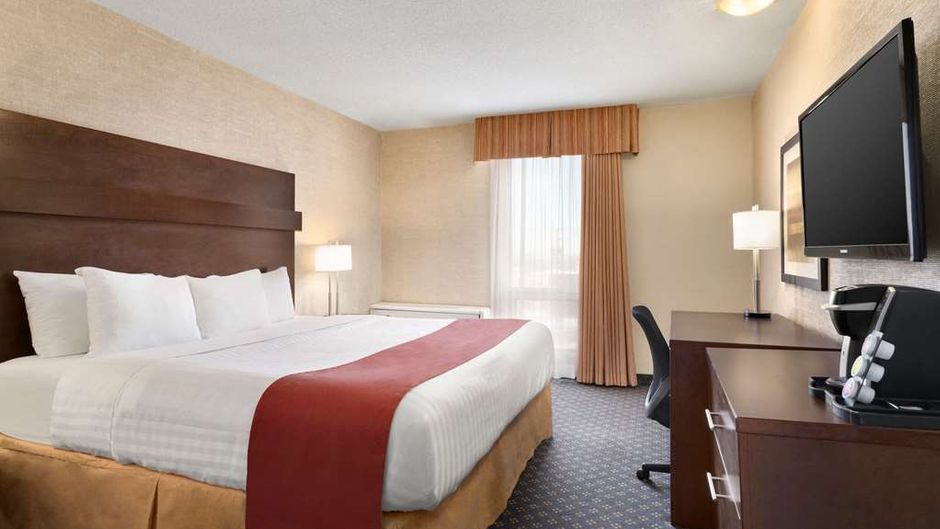 Travelodge North Battleford Room