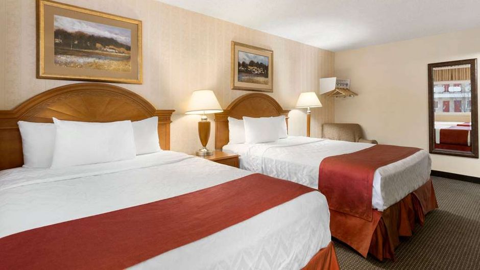 Travelodge North Battleford Room