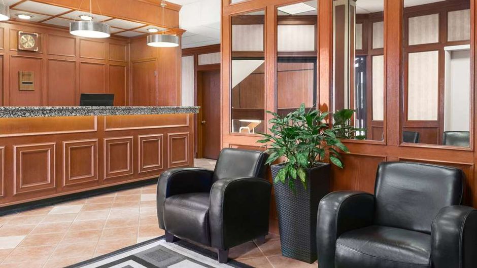 Travelodge North Battleford Lobby