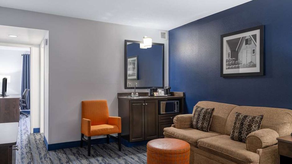 Travelodge Suites Saint John Suite