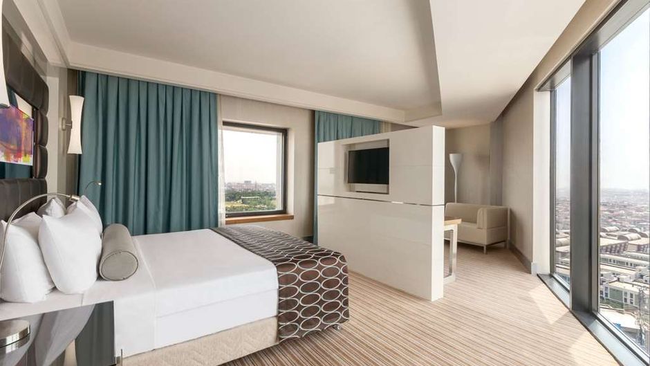 Ramada Plaza Istanbul Tekstilkent Suite