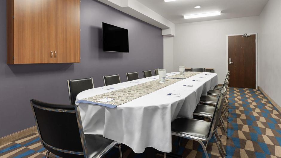 Microtel Inn & Suites by Wyndham Meeting