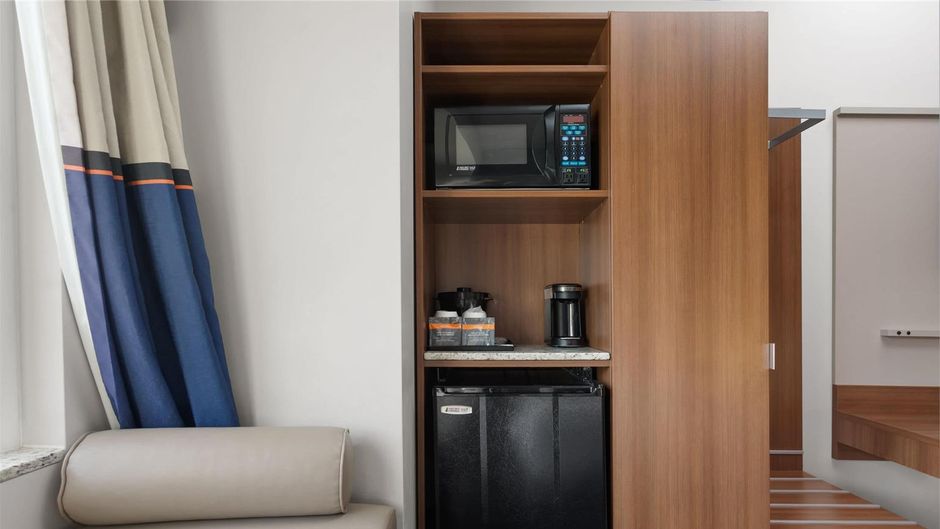 Microtel Inn & Suites by Wyndham Room