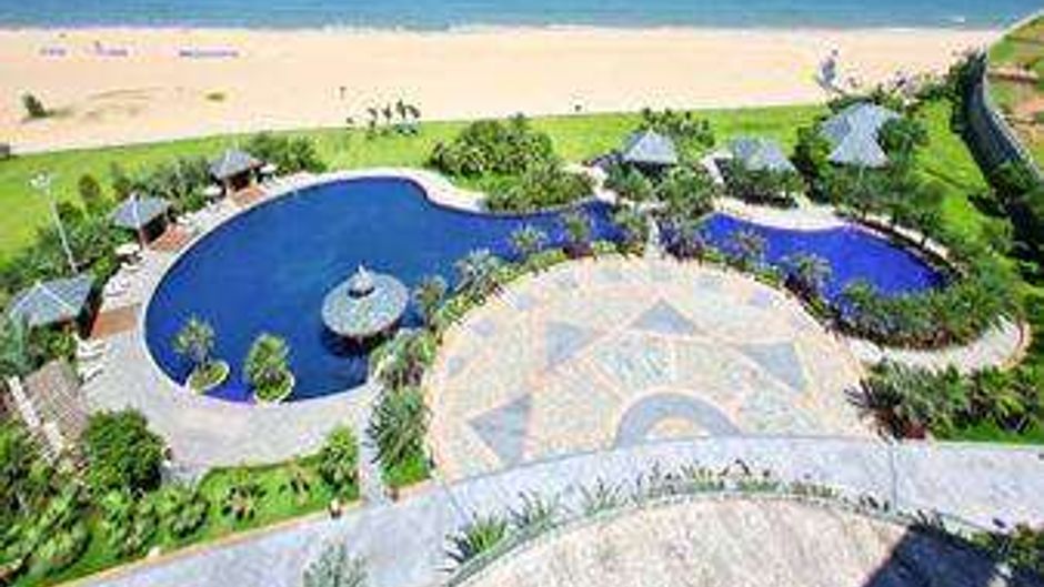 Days Hotel & Suites Yangijang Pool