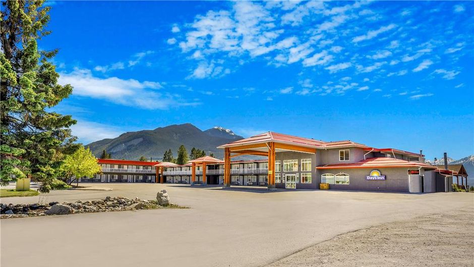 Days Inn Golden Exterior