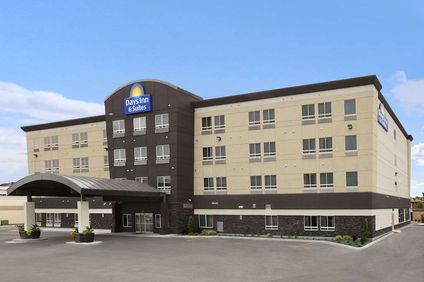 Days Inn & Suites Winnipeg Airport