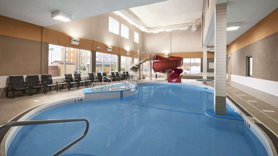 Days Inn & Suites Winnipeg Airport Pool