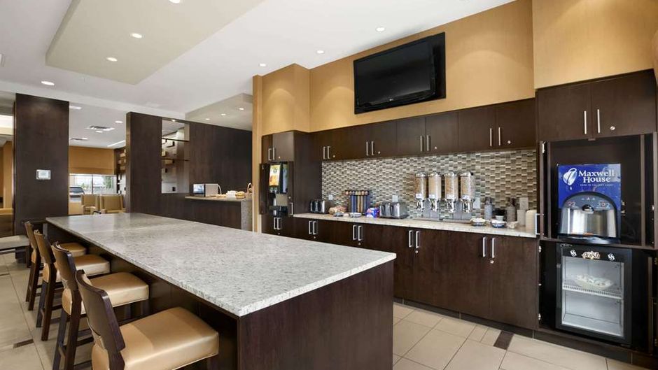 Days Inn & Suites Winnipeg Airport Restaurant