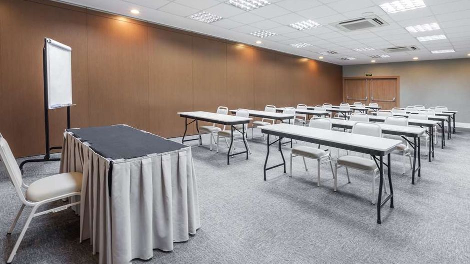 Days Inn Linhares Meeting