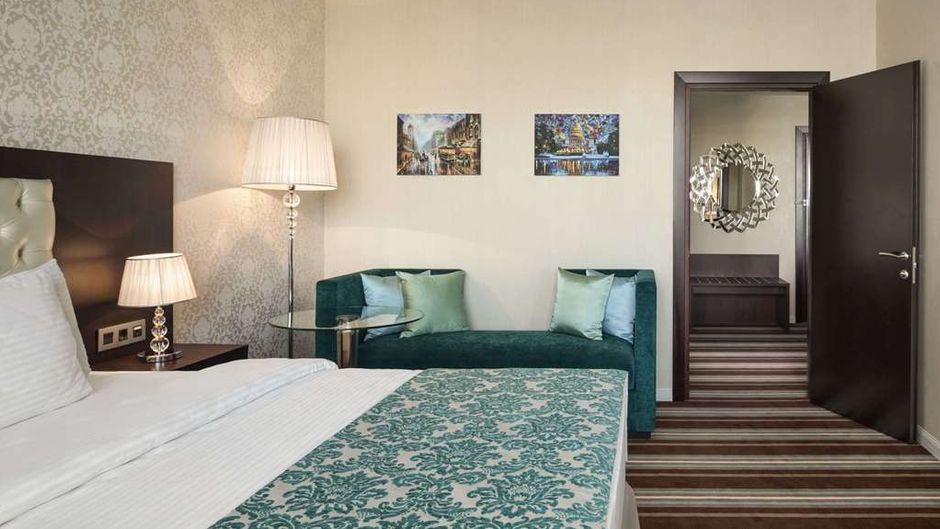 Ramada Kazan City Center Suite