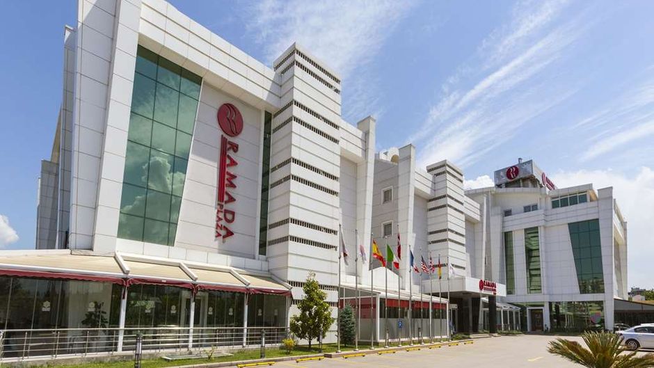 Ramada Plaza by Wyndham Izmit Exterior