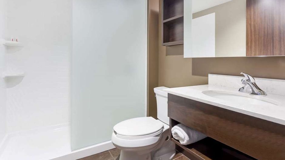 Microtel Inn & Suites Timmins Room