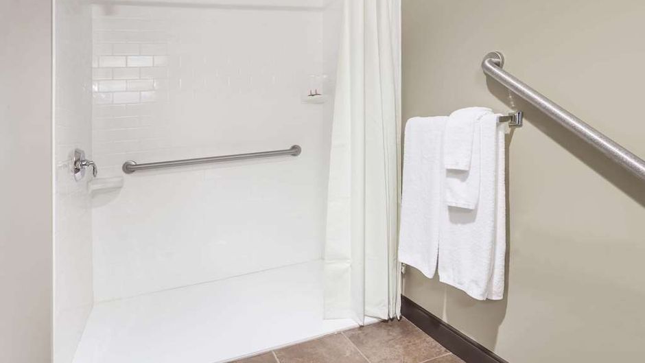 Microtel Inn & Suites Timmins Room