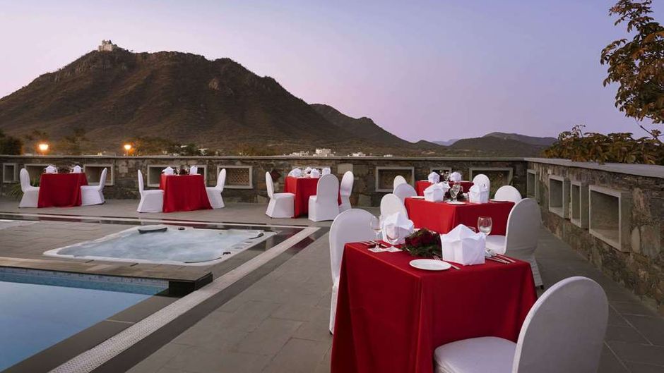 Ramada by Wyndham Udaipur Resort & Spa Restaurant