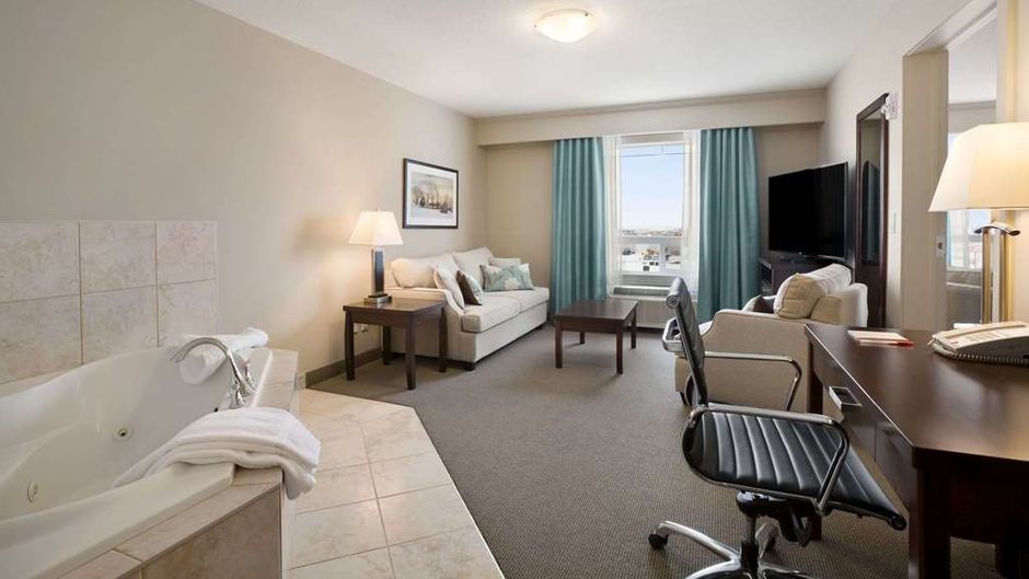 Ramada Emerald Park Regina East Suite