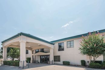 Super 8 Fort Worth South