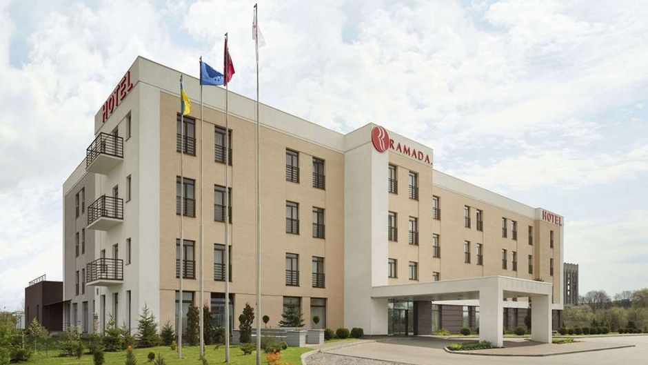 Ramada by Wyndham Lviv Exterior