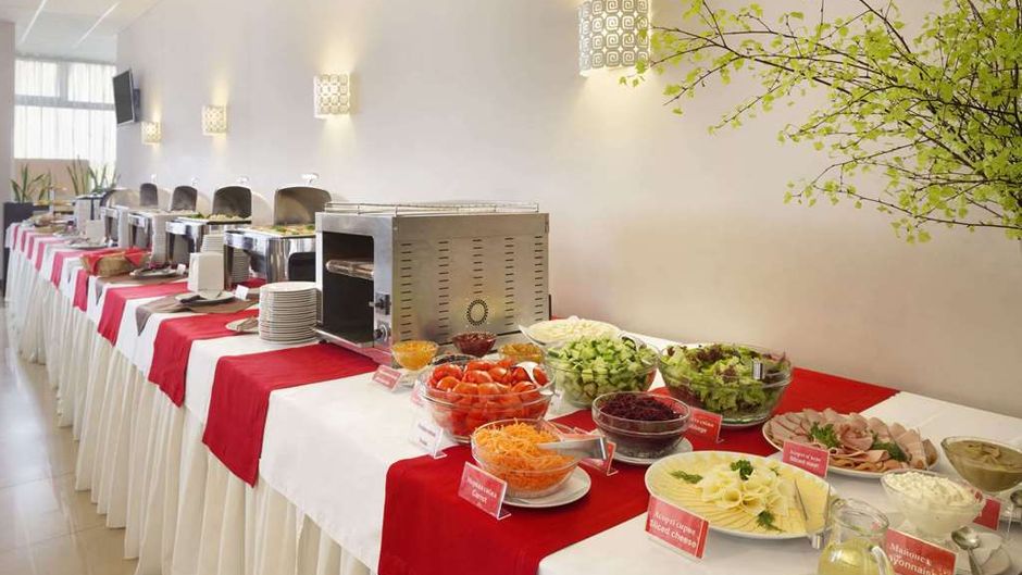 Ramada by Wyndham Lviv Restaurant