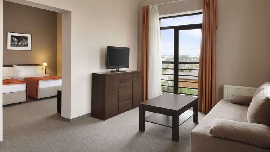Ramada by Wyndham Lviv Suite