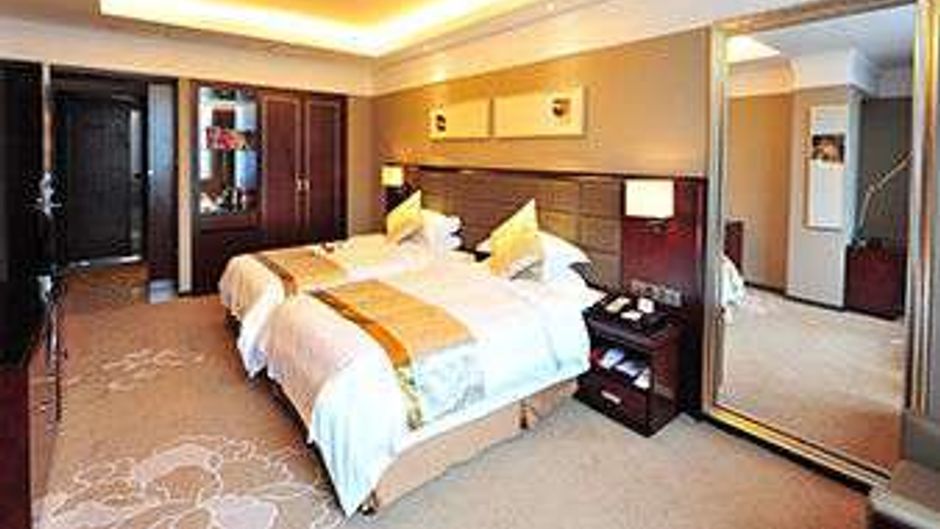 Ramada Pingtan Hotel Room