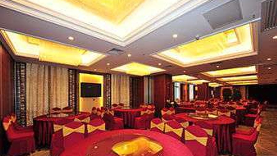 Ramada Pingtan Hotel Ballroom