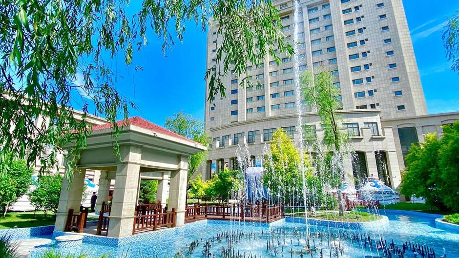 Howard Johnson Domando Plaza Wulanchabu Exterior