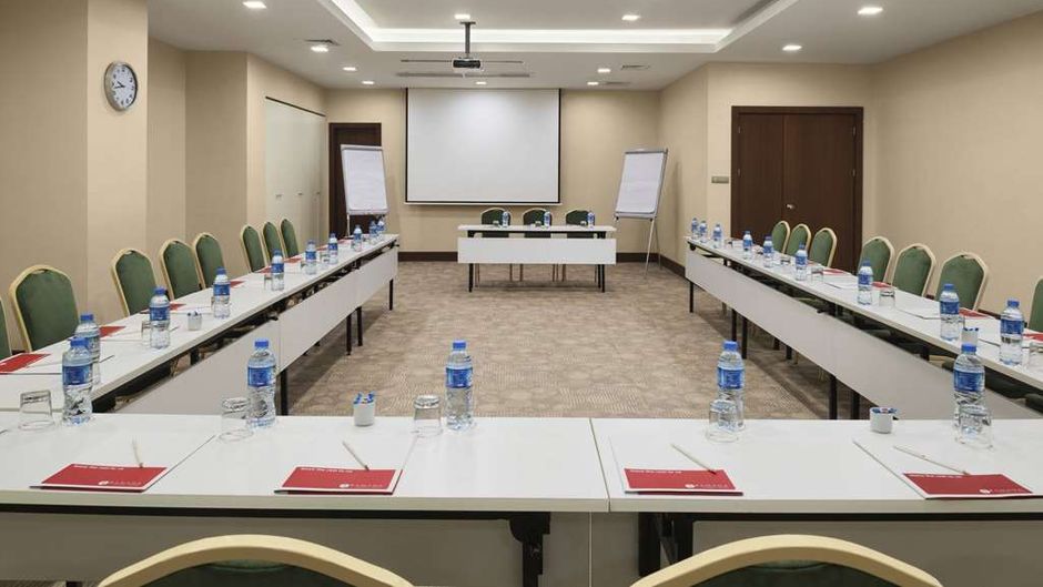 Ramada Istanbul Taksim Meeting