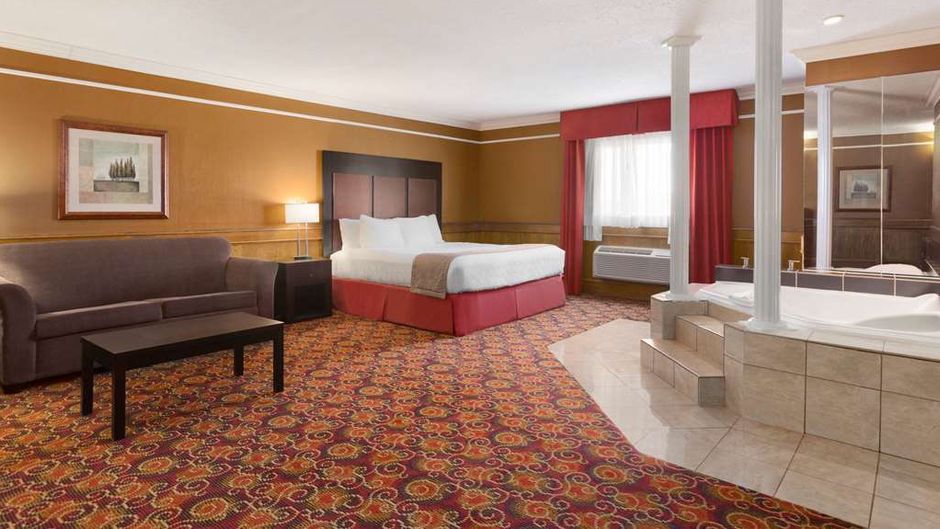 Travelodge Meadow Lake Suite