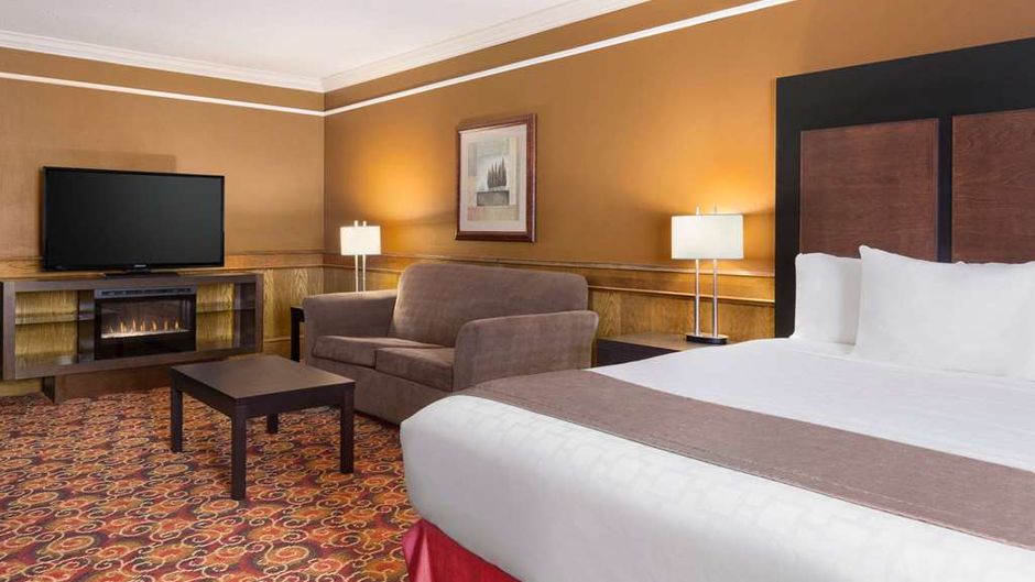 Travelodge Meadow Lake Suite