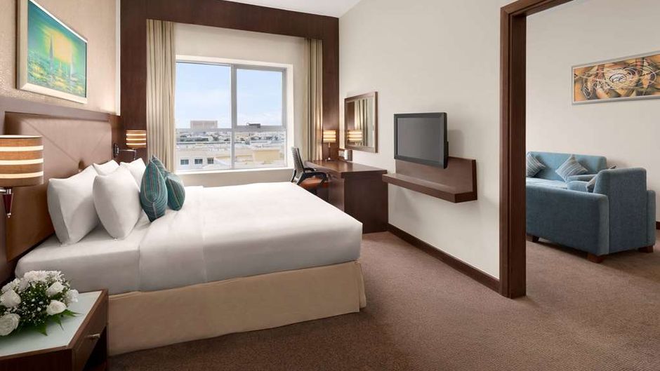Ramada Deira Dubai Hotel Suite