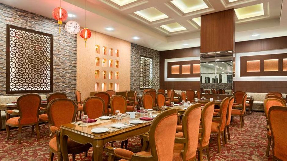 Ramada by Wyndham Jamshedpur Restaurant
