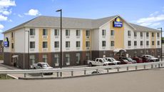 Days Inn & Suites Belmont