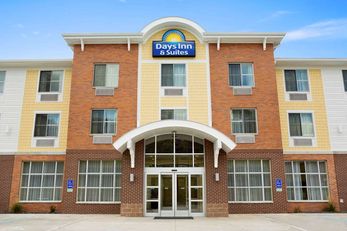 Days Inn and Suites Caldwell