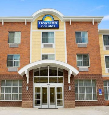 Days Inn and Suites Caldwell