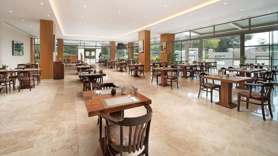 Ramada Hotel & Suites Istanbul Atakoy Restaurant